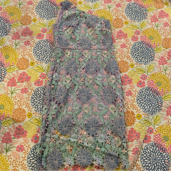 Dresses & Skirts - New medium lace flower purple one shoulder dress